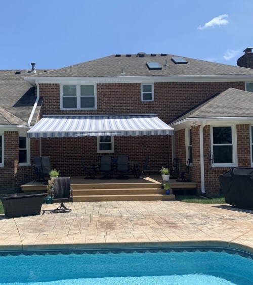 Retractable-Awning-1-907x10249ea83f83ff593f3a.jpg